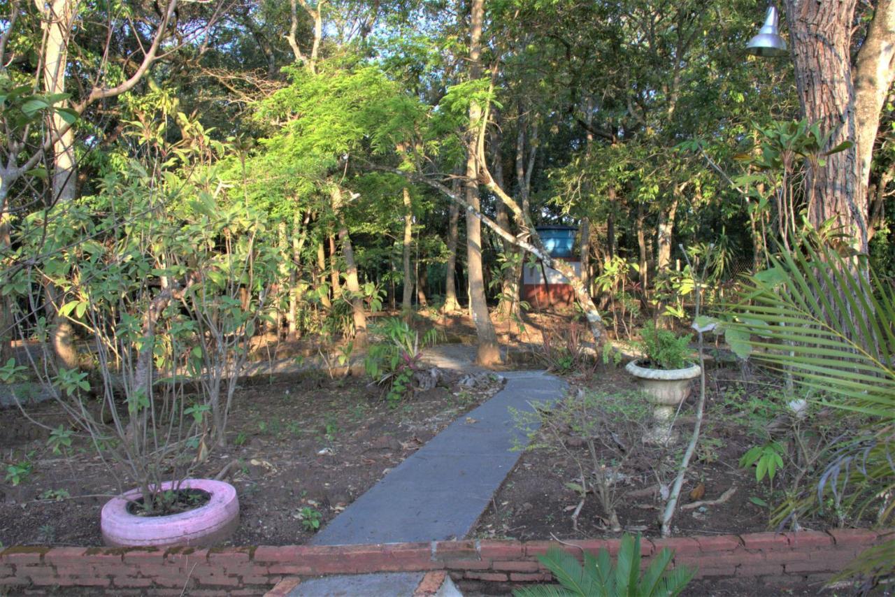Villa Casa Unica Com Piscina E Lareira A 1,2 Km Do Centro Chapada dos Guimarães Exterior foto